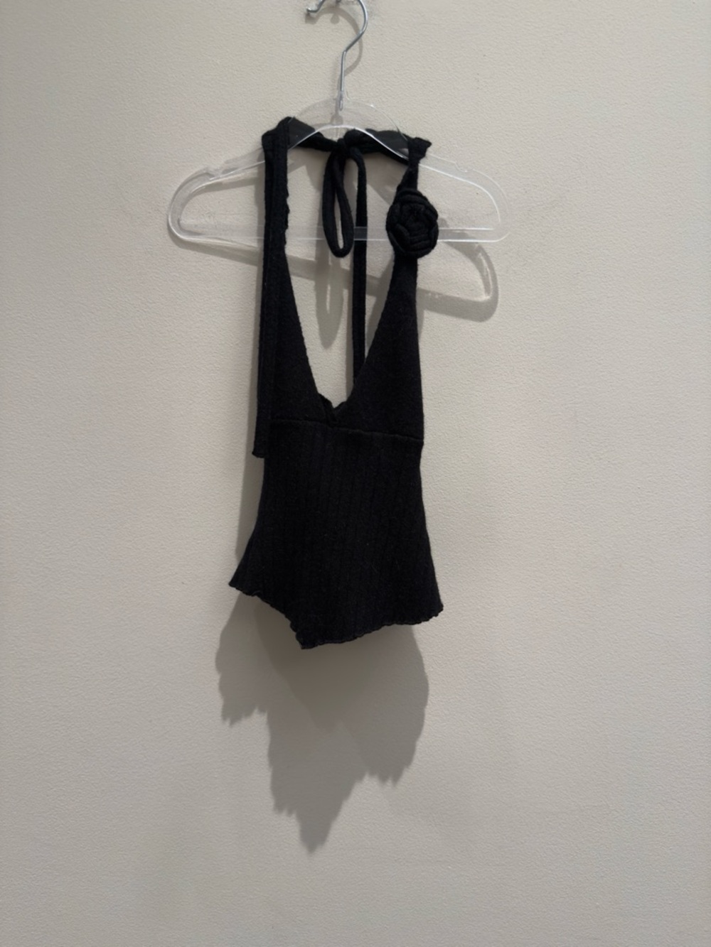 Guizio - Knit Halter Top Black With A Flower Y2-K Size Small Women’s View 2